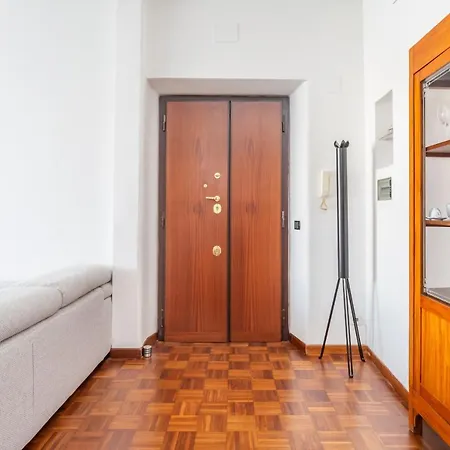 Modern 2bdr Vibrant Prati Neighborhood Apartment