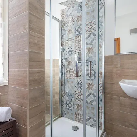 Modern 2bdr Vibrant Prati Neighborhood * Rome