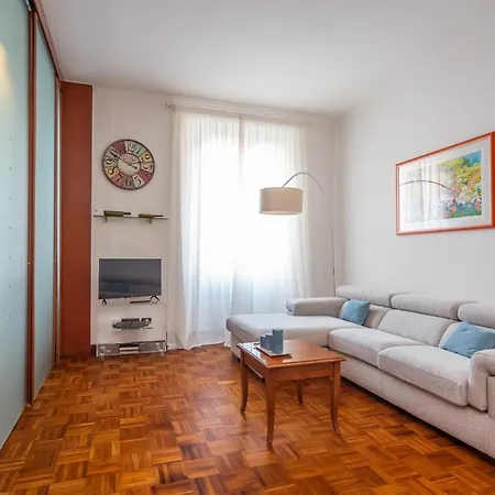 Apartment Modern 2bdr Vibrant Prati Neighborhood Rome