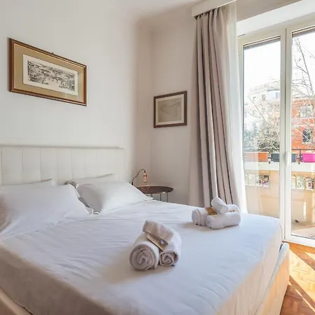 Apartment Modern 2bdr Vibrant Prati Neighborhood *
