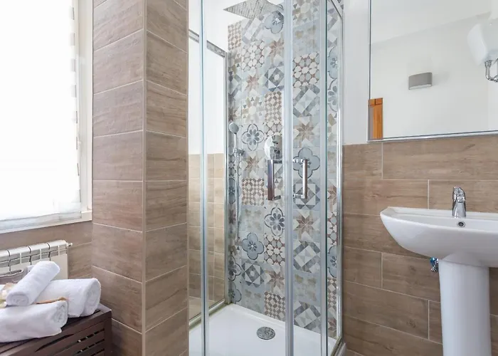 Modern 2bdr Vibrant Prati Neighborhood * רומא